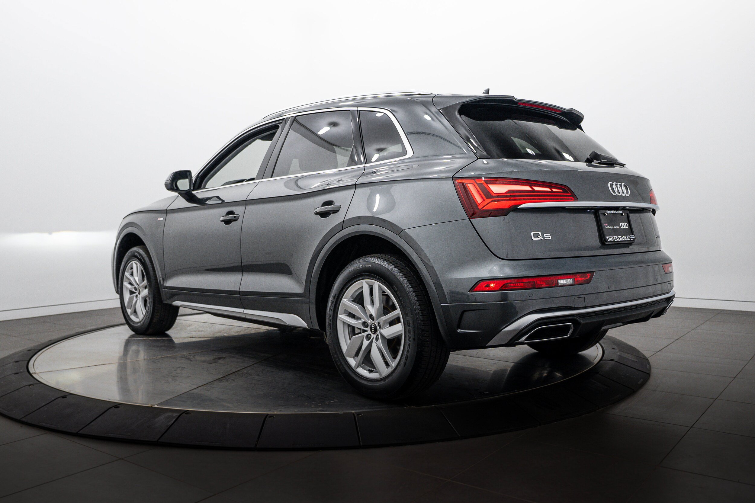 Certified 2023 Audi Q5 2.0T Premium w/ Convenience Package AWD/4WD image 5