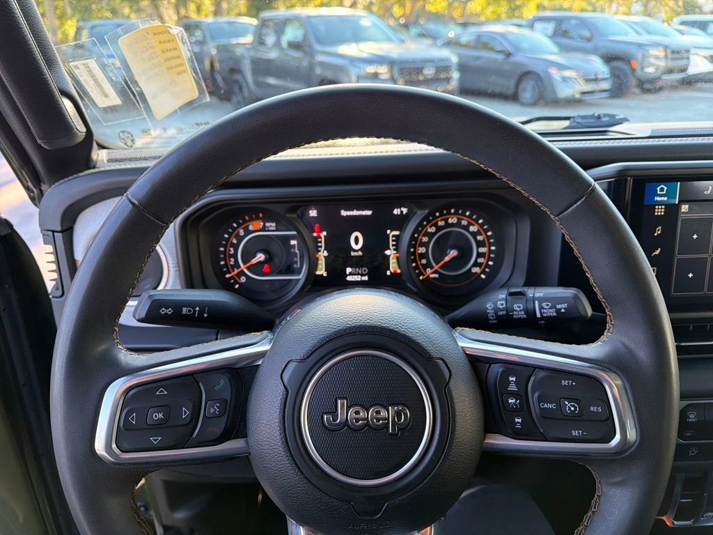 Used 2024 Jeep Wrangler Sahara image 17