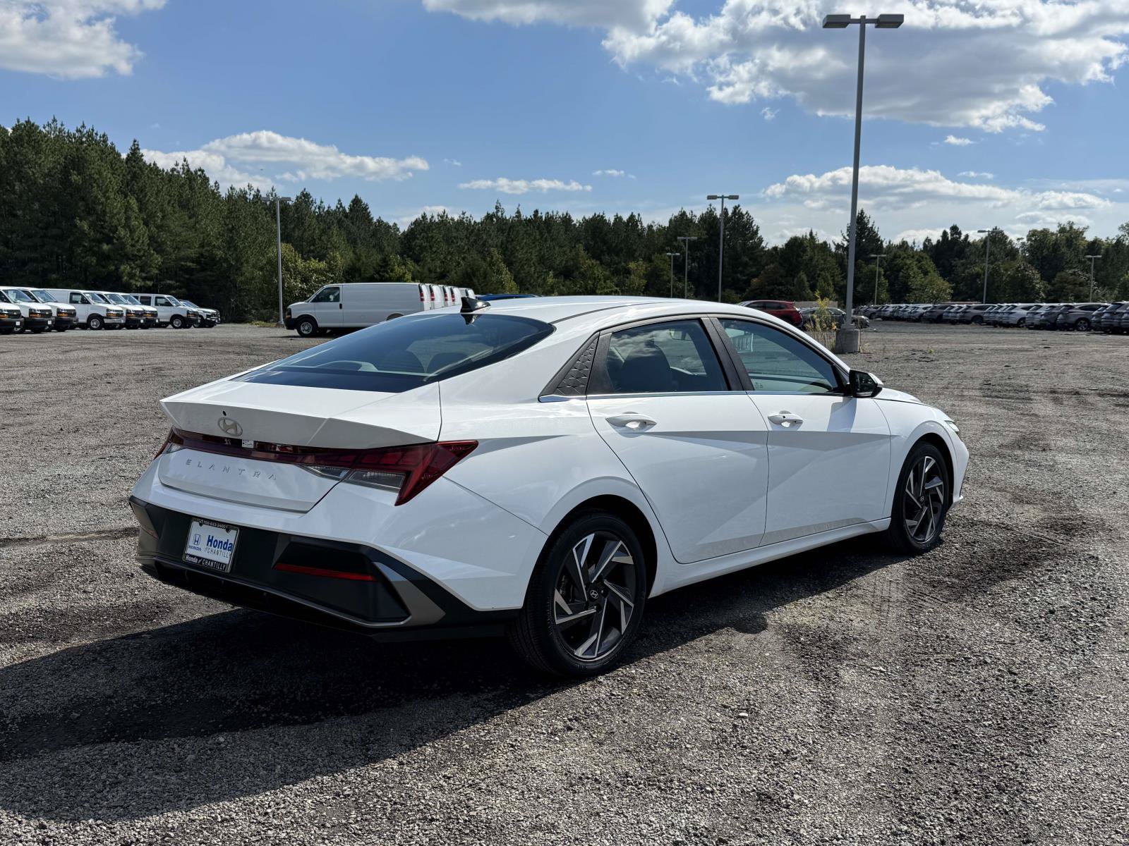 Used 2024 Hyundai Elantra SEL w/ Convenience Package FWD image 2