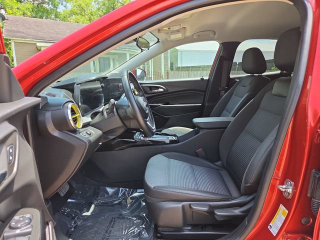 Certified 2024 Chevrolet Trax LT w/ Driver Confidence Package FWD image 19