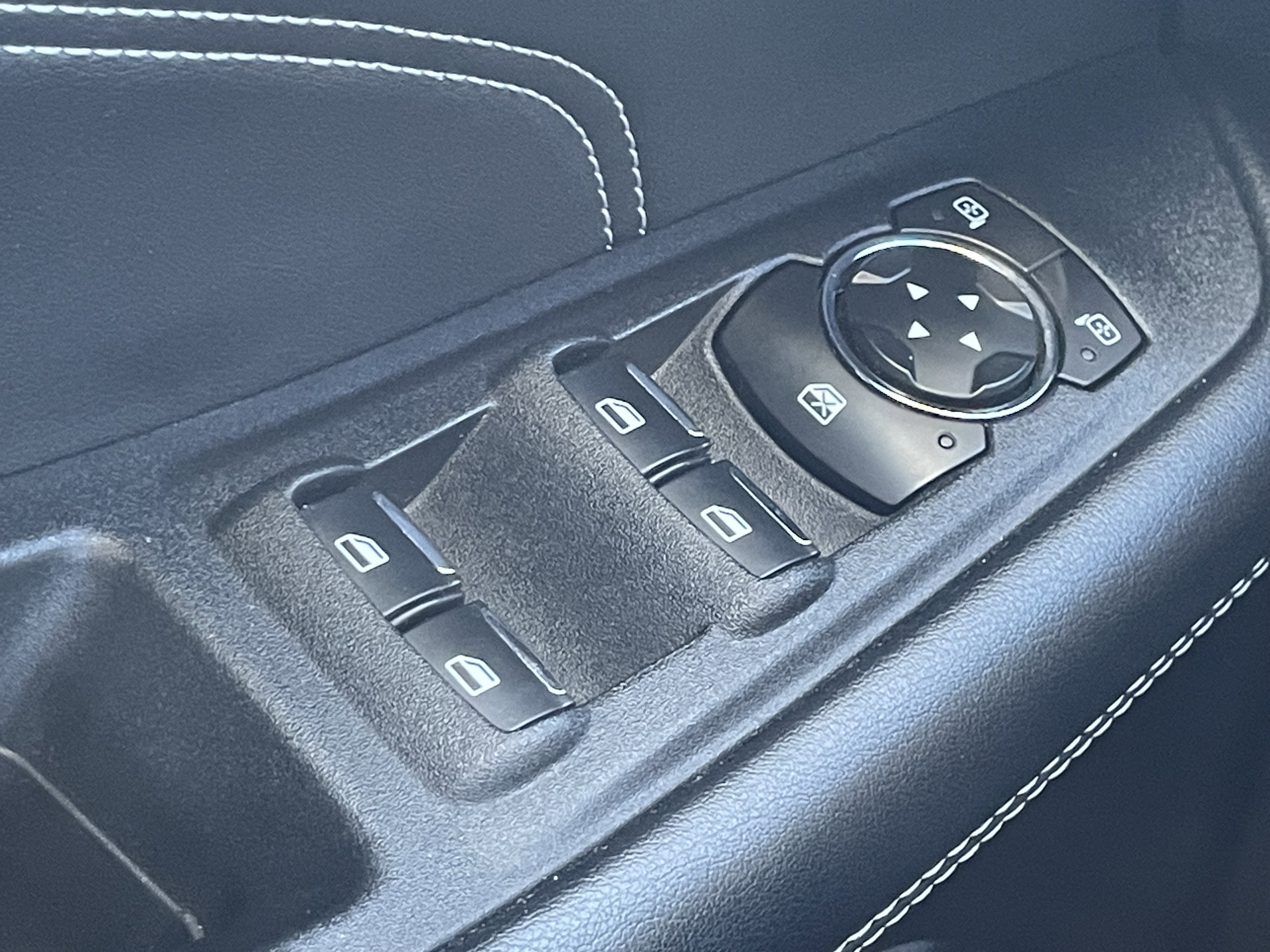 Used 2023 Ford Edge Titanium image 16