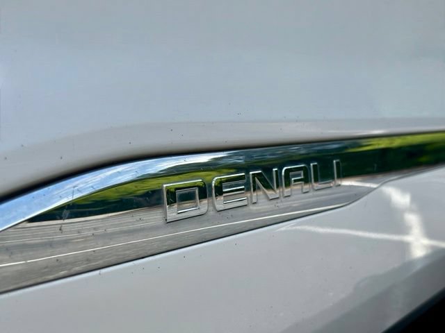 Used 2018 GMC Acadia Denali w/ Technology Package FWD image 15