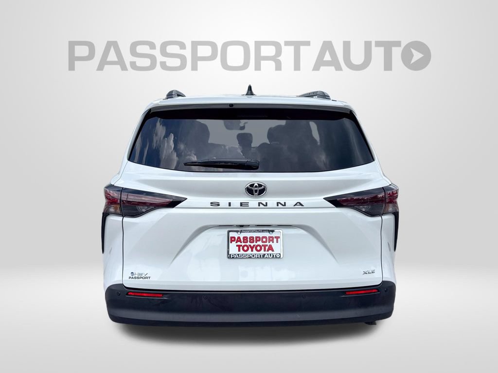 Certified 2026 Toyota Sienna XLE FWD image 6