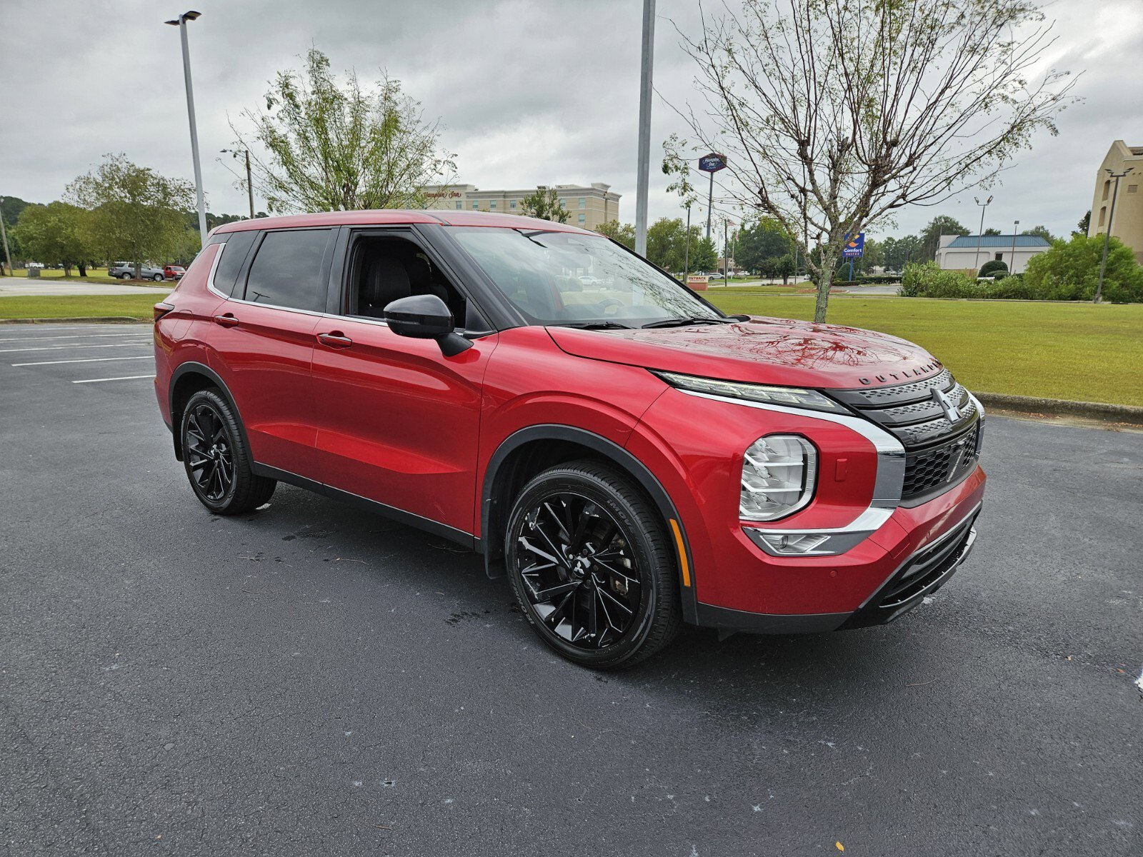 Used 2023 Mitsubishi Outlander SE Black Edition