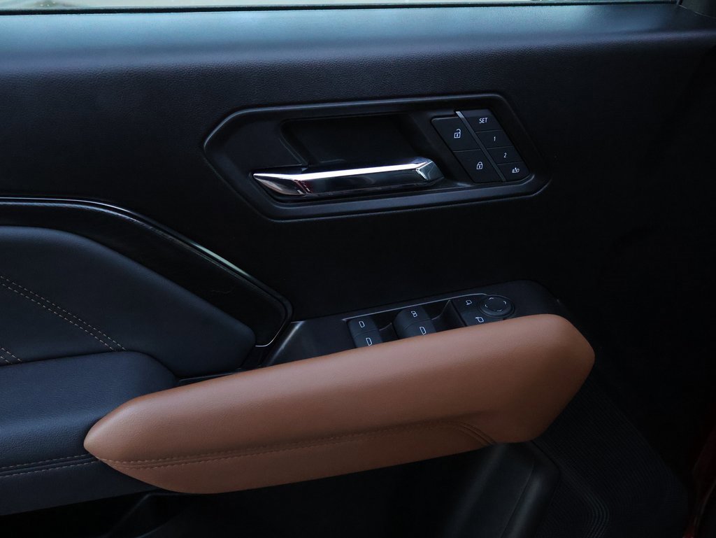 Used 2024 GMC Canyon AT4 w/ AT4 Premium Package image 21