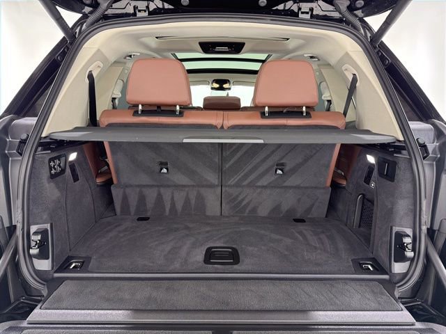 Used 2026 BMW X7 xDrive40i w/ Premium Package image 29