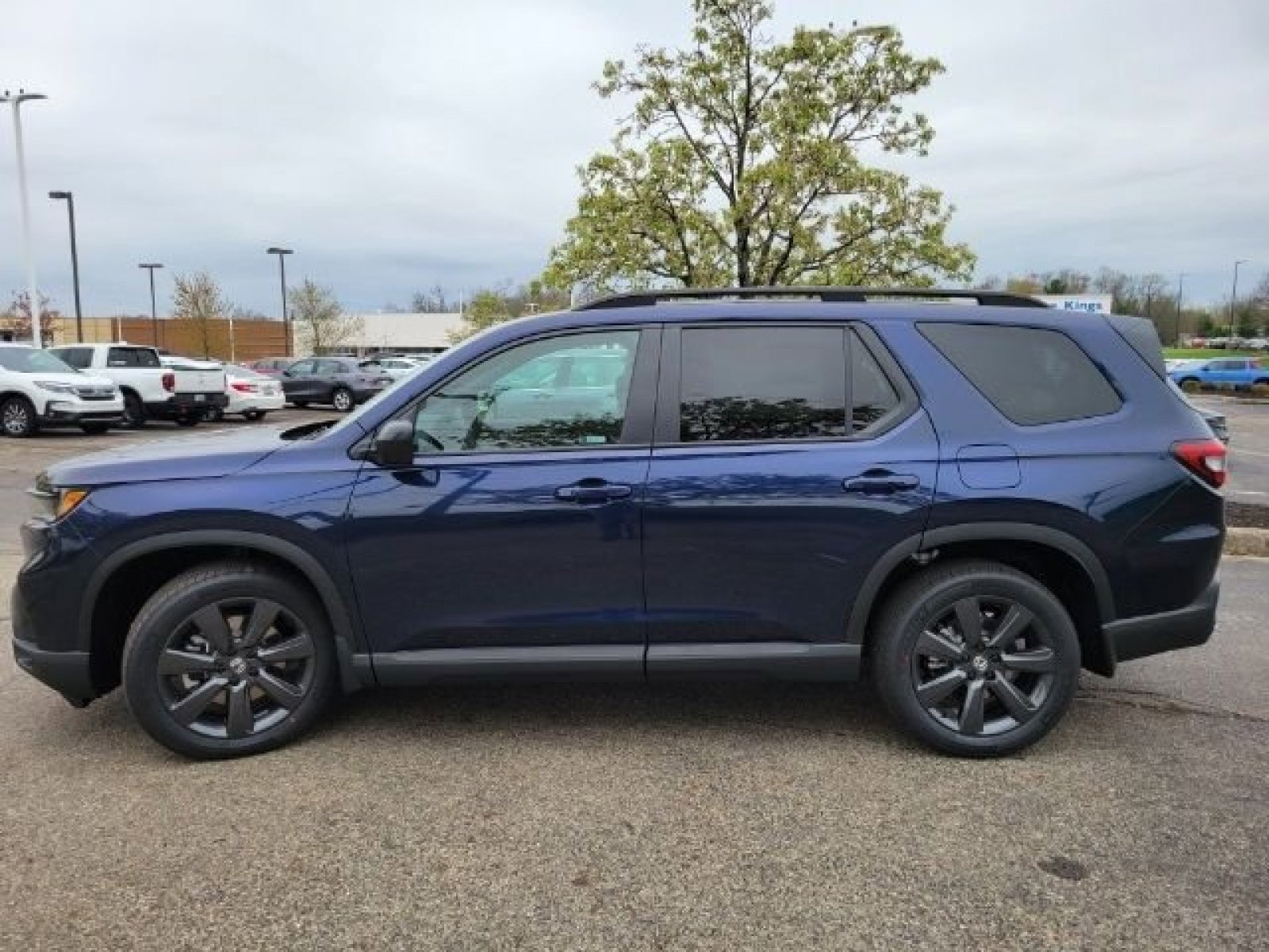 Used 2025 Honda Pilot Sport image 27