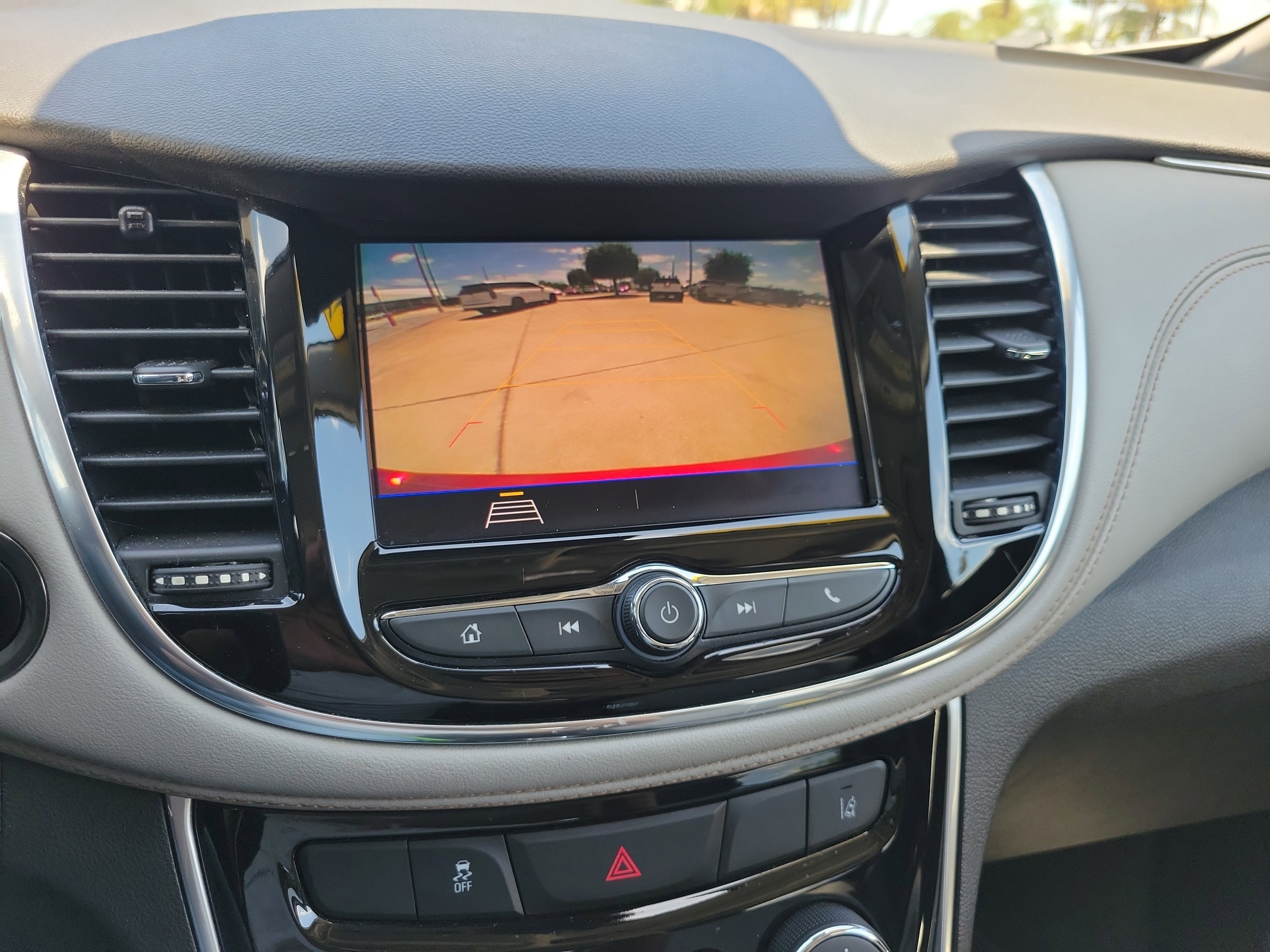 Used 2020 Chevrolet Trax Premier FWD image 20