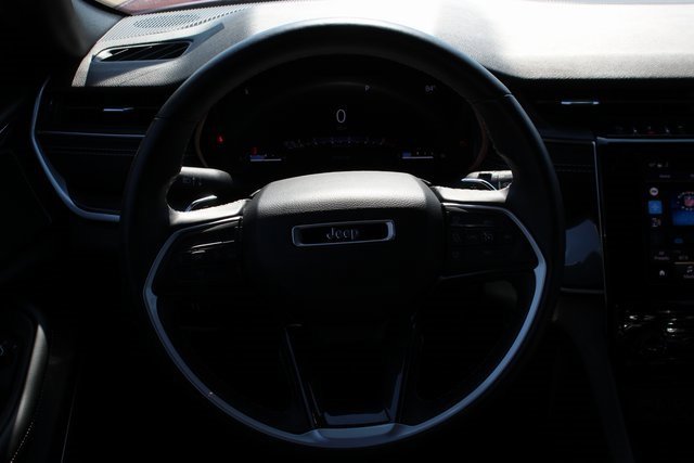 Used 2022 Jeep Grand Cherokee L Laredo image 12