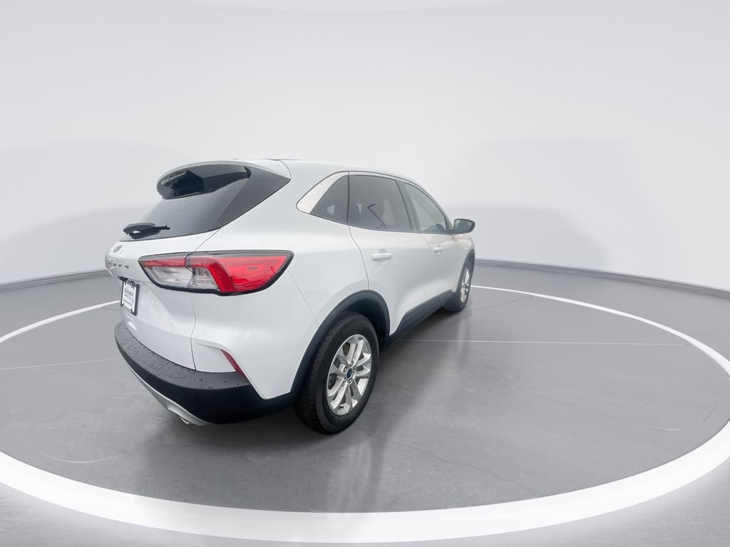 Used 2022 Ford Escape SE image 8