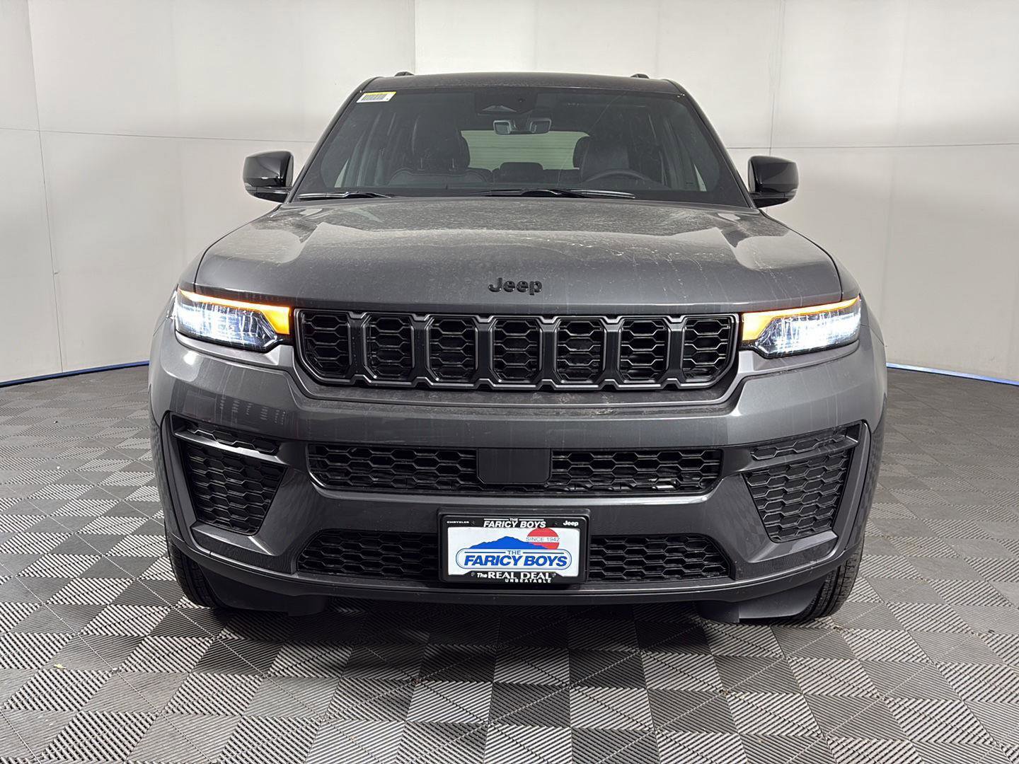 New 2026 Jeep Grand Cherokee Altitude AWD/4WD image 3