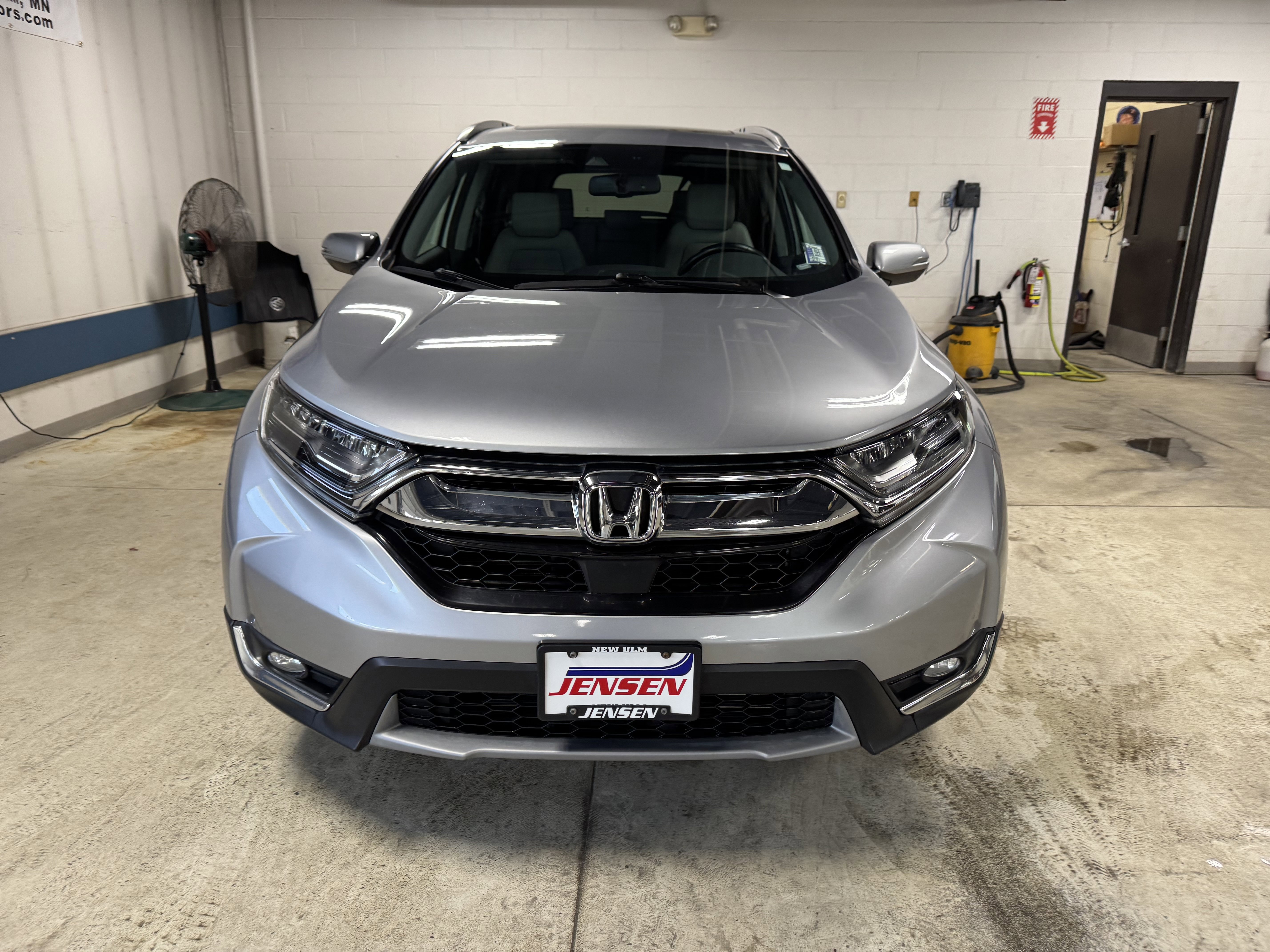 Used 2017 Honda CR-V Touring image 2