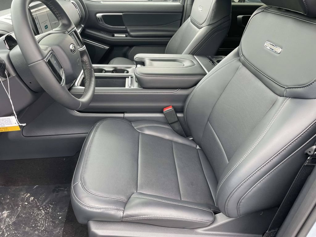 New 2026 Ford Expedition Platinum w/ Stealth Appearance Package AWD/4WD image 13