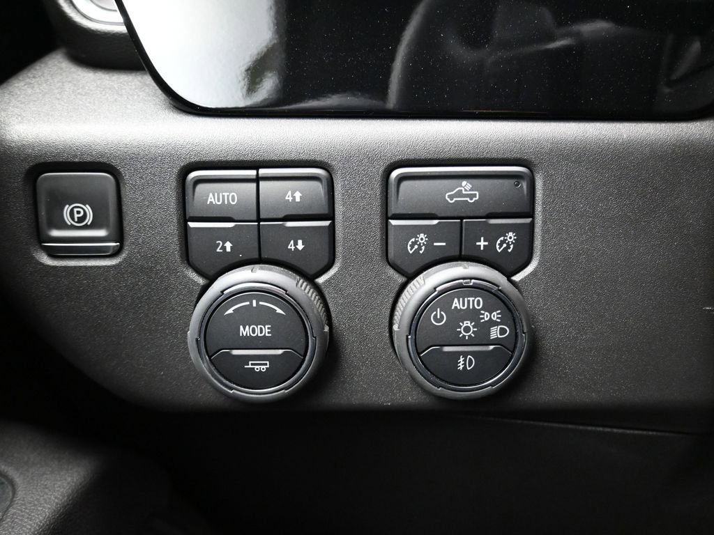 Used 2025 Chevrolet Silverado 1500 RST w/ Convenience Package II image 26