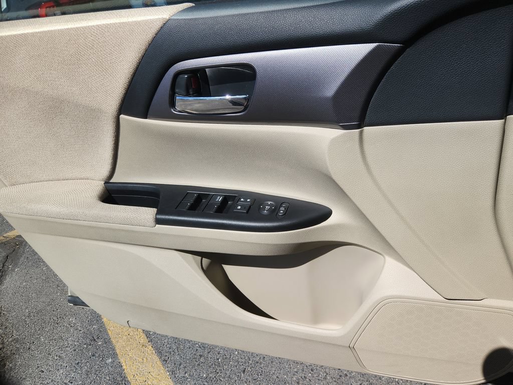 Used 2013 Honda Accord LX image 8