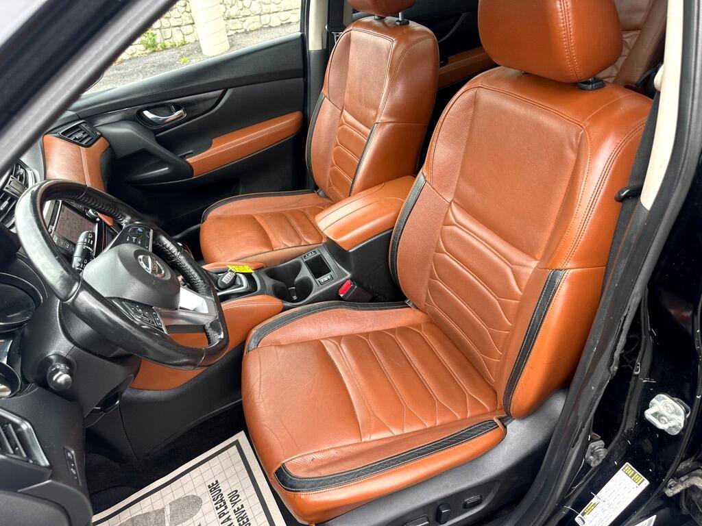 Used 2018 Nissan Rogue SL w/ Premium Package image 15