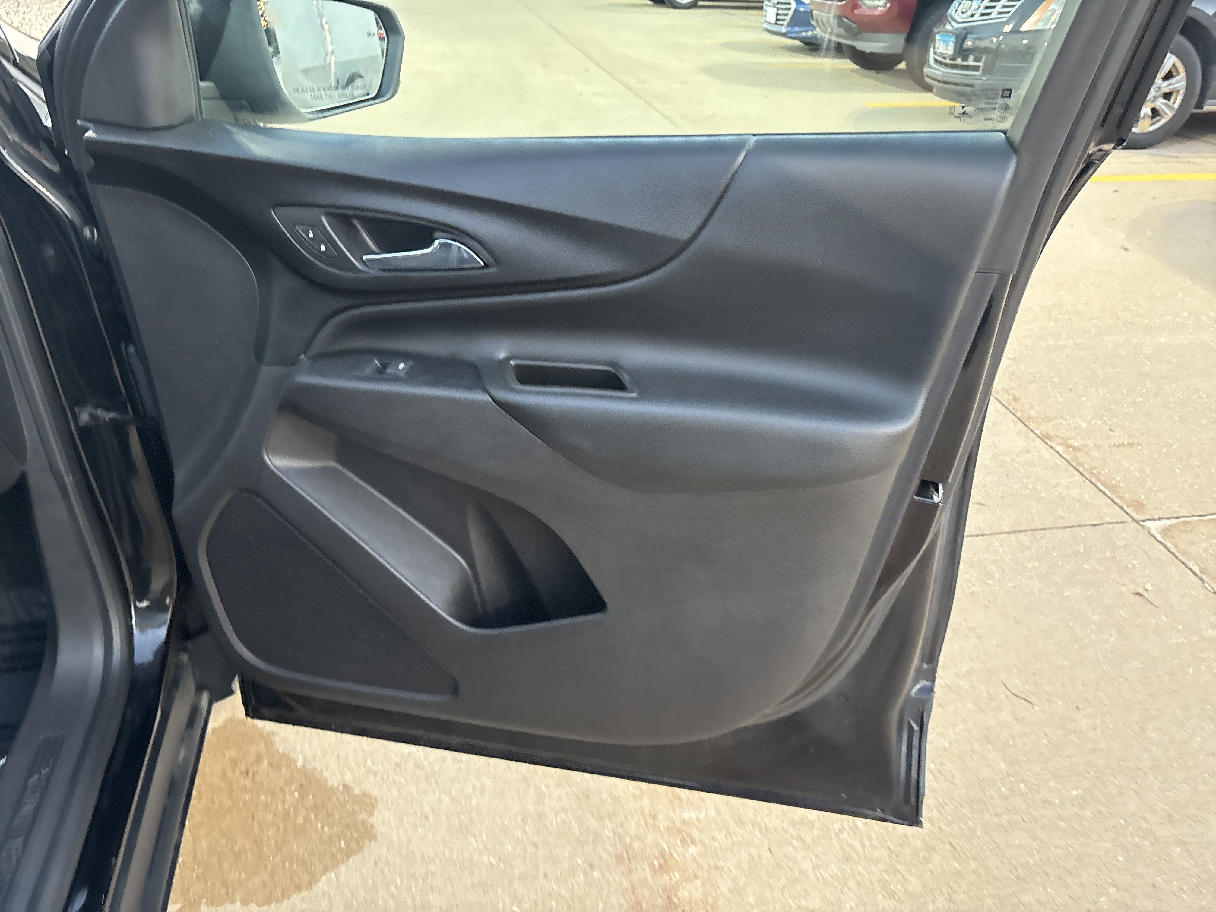 Used 2020 Chevrolet Equinox LT FWD image 17