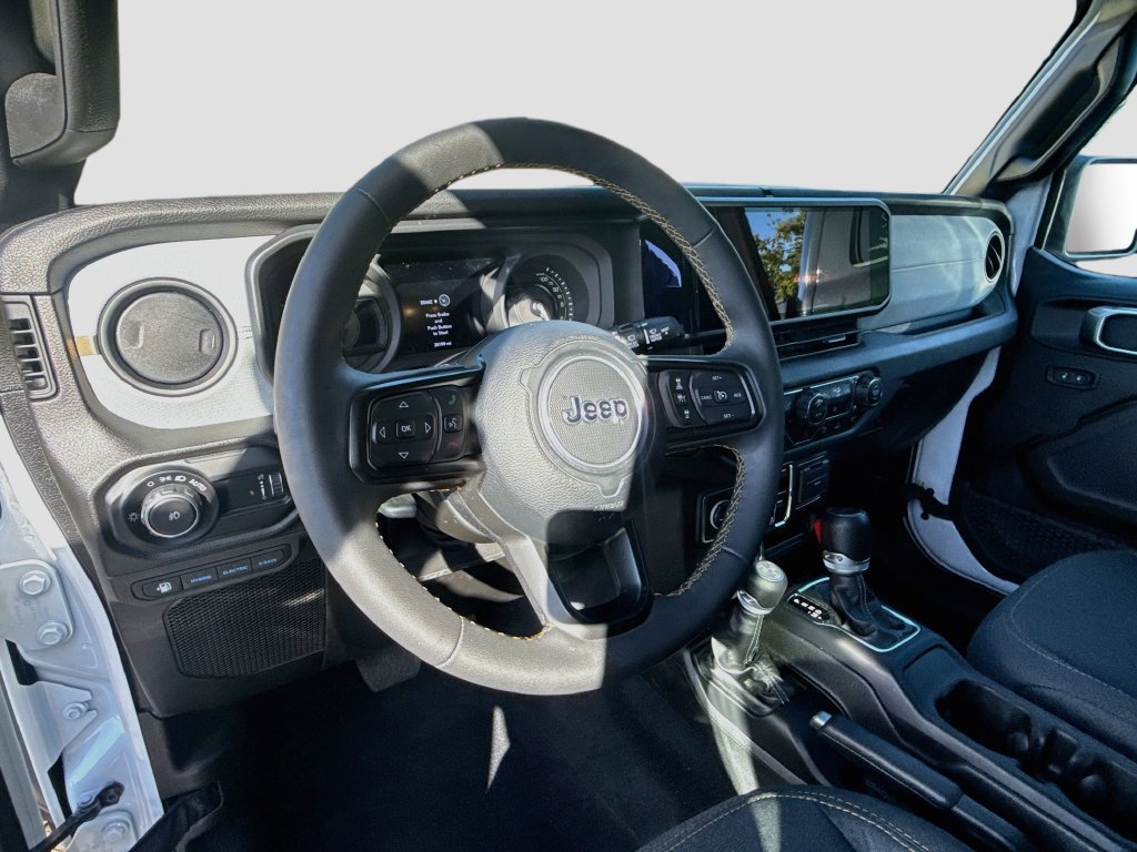 Used 2024 Jeep Wrangler Unlimited AWD/4WD image 12