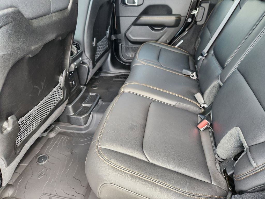 New 2025 Jeep Wrangler Unlimited Sahara AWD/4WD image 19