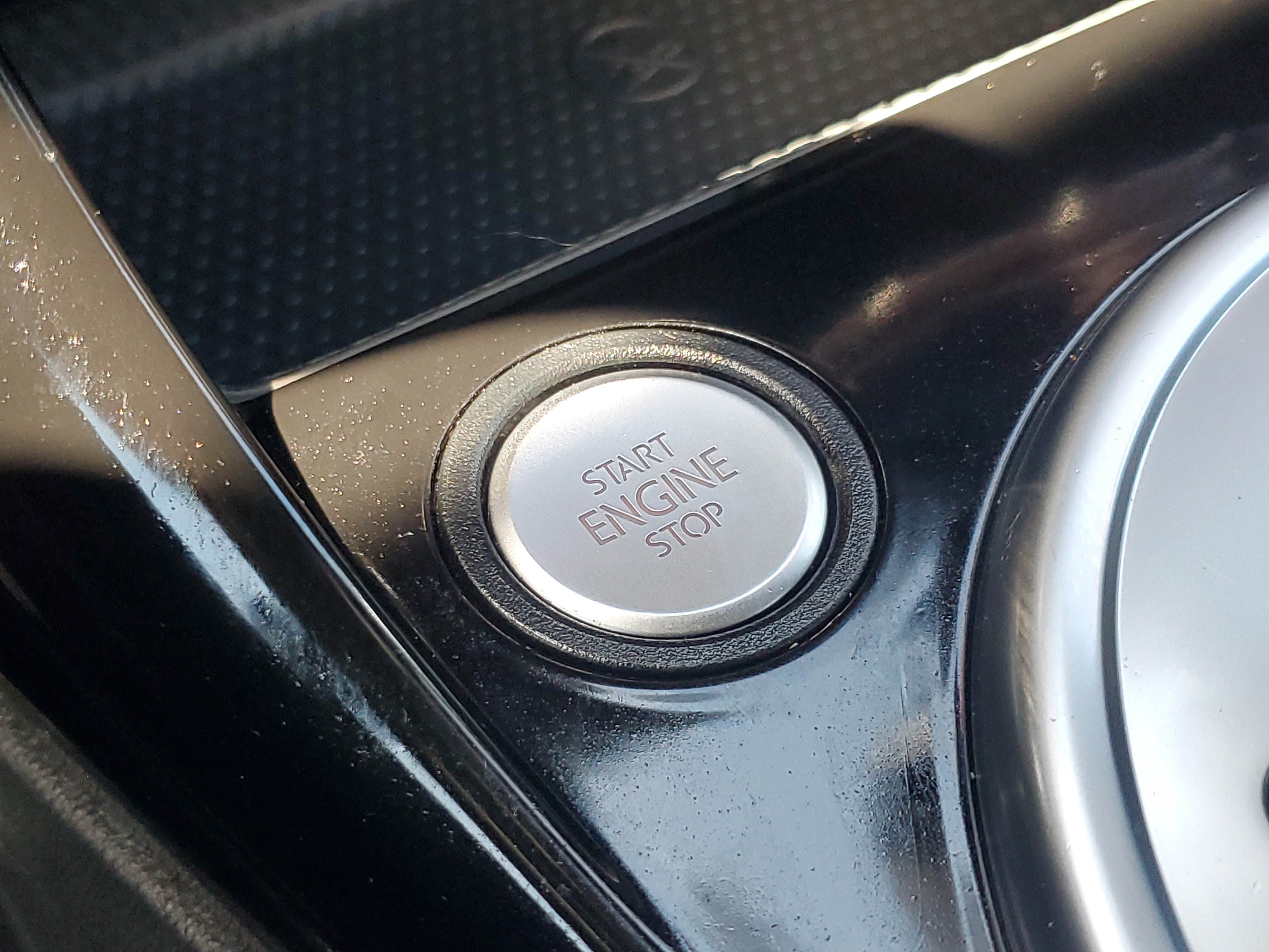 Used 2019 Volkswagen Beetle 2.0T SE FWD image 27