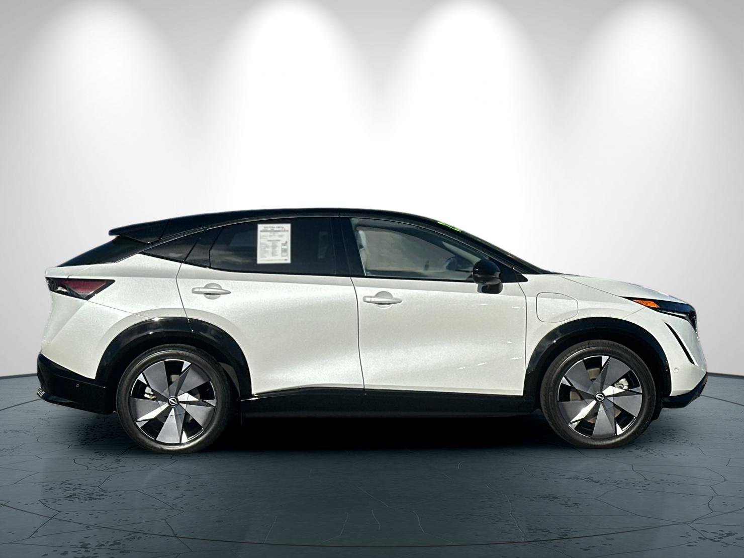 Used 2023 Nissan Ariya AWD/4WD image 3