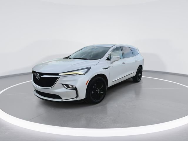 Used 2024 Buick Enclave Essence w/ Sport Touring Edition FWD image 4