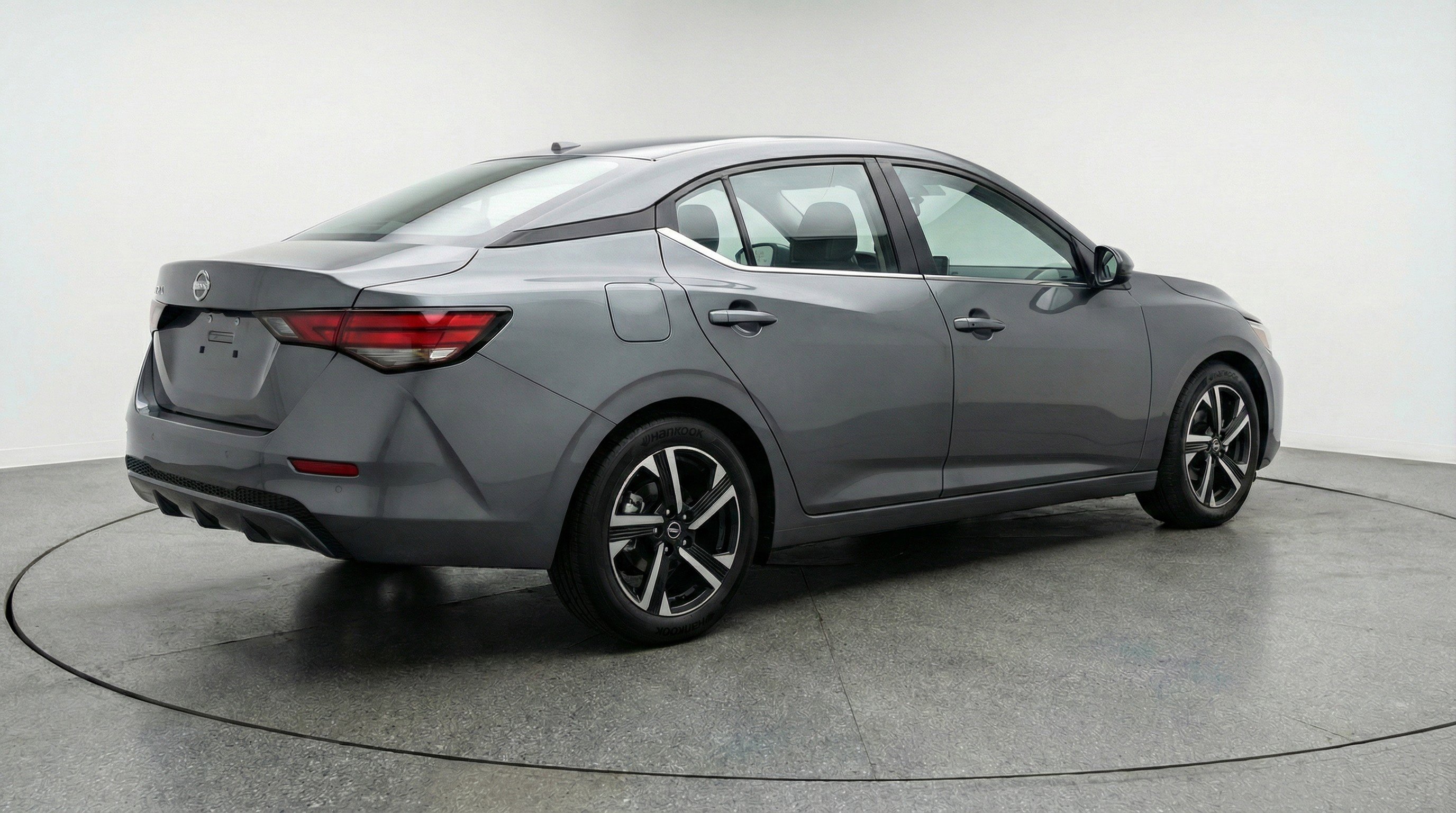 Used 2025 Nissan Sentra SV image 9