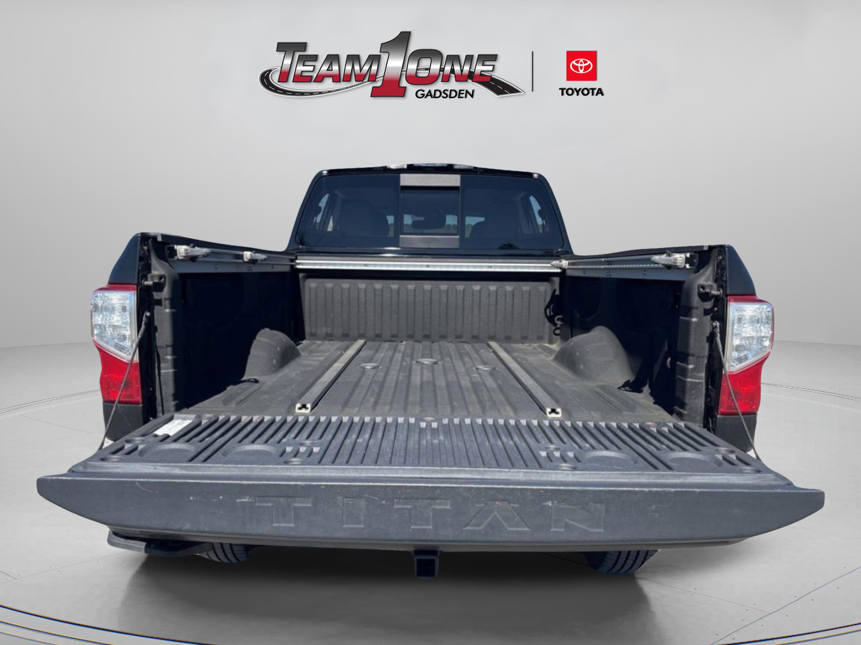 Used 2020 Nissan Titan SV w/ SV Convenience Package image 31