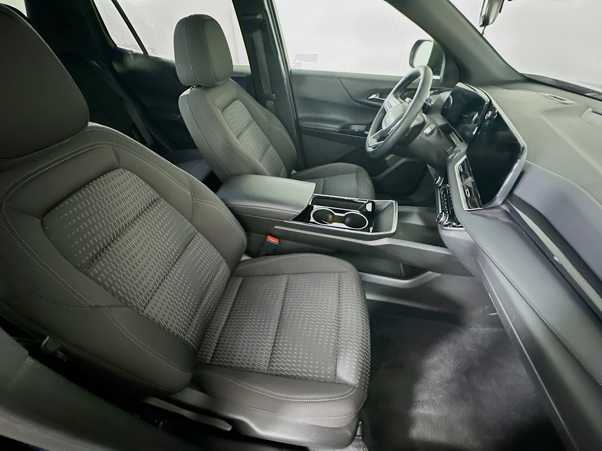 Used 2025 Chevrolet Equinox LT image 31