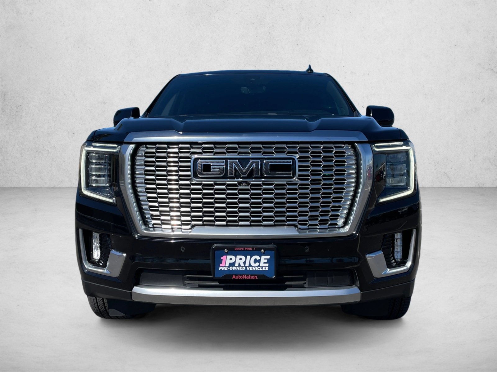 Used 2021 GMC Yukon Denali w/ Denali Premium Package AWD/4WD image 2