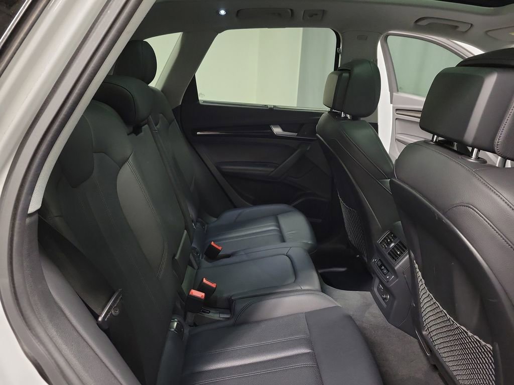Used 2020 Audi Q5 e Premium Plus w/ Premium Plus Package image 24