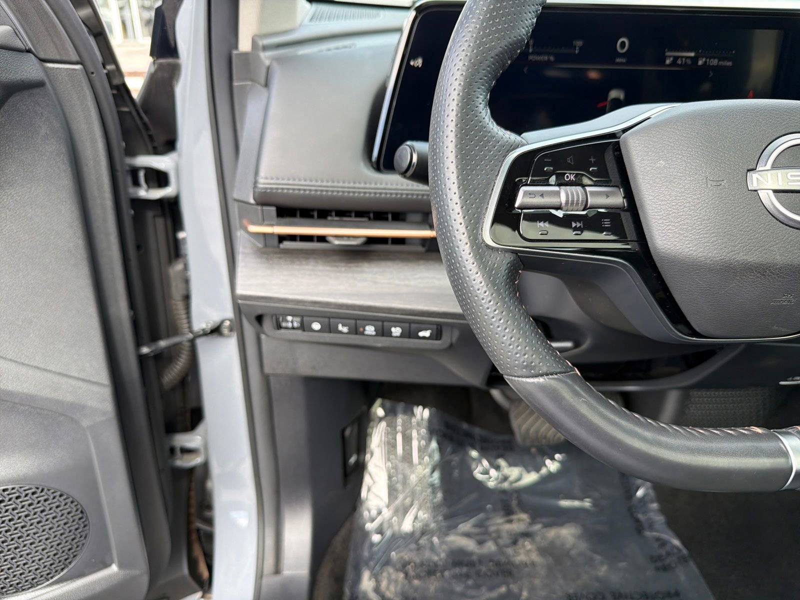 Used 2023 Nissan Ariya FWD image 14