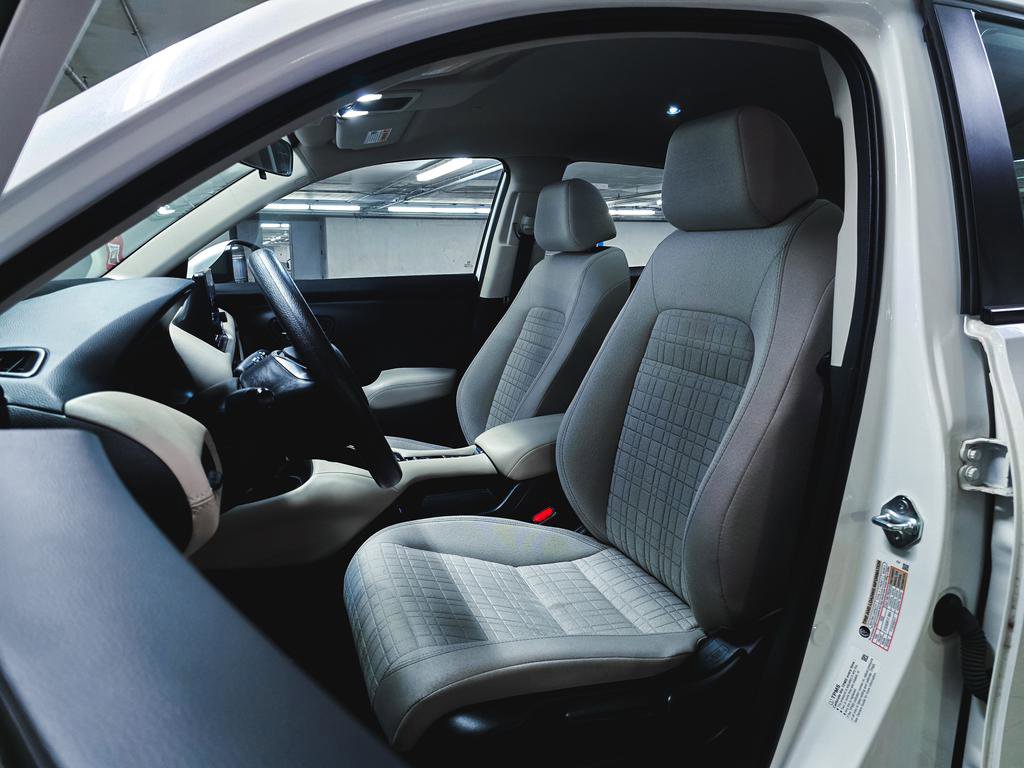 Used 2023 Honda HR-V LX image 16