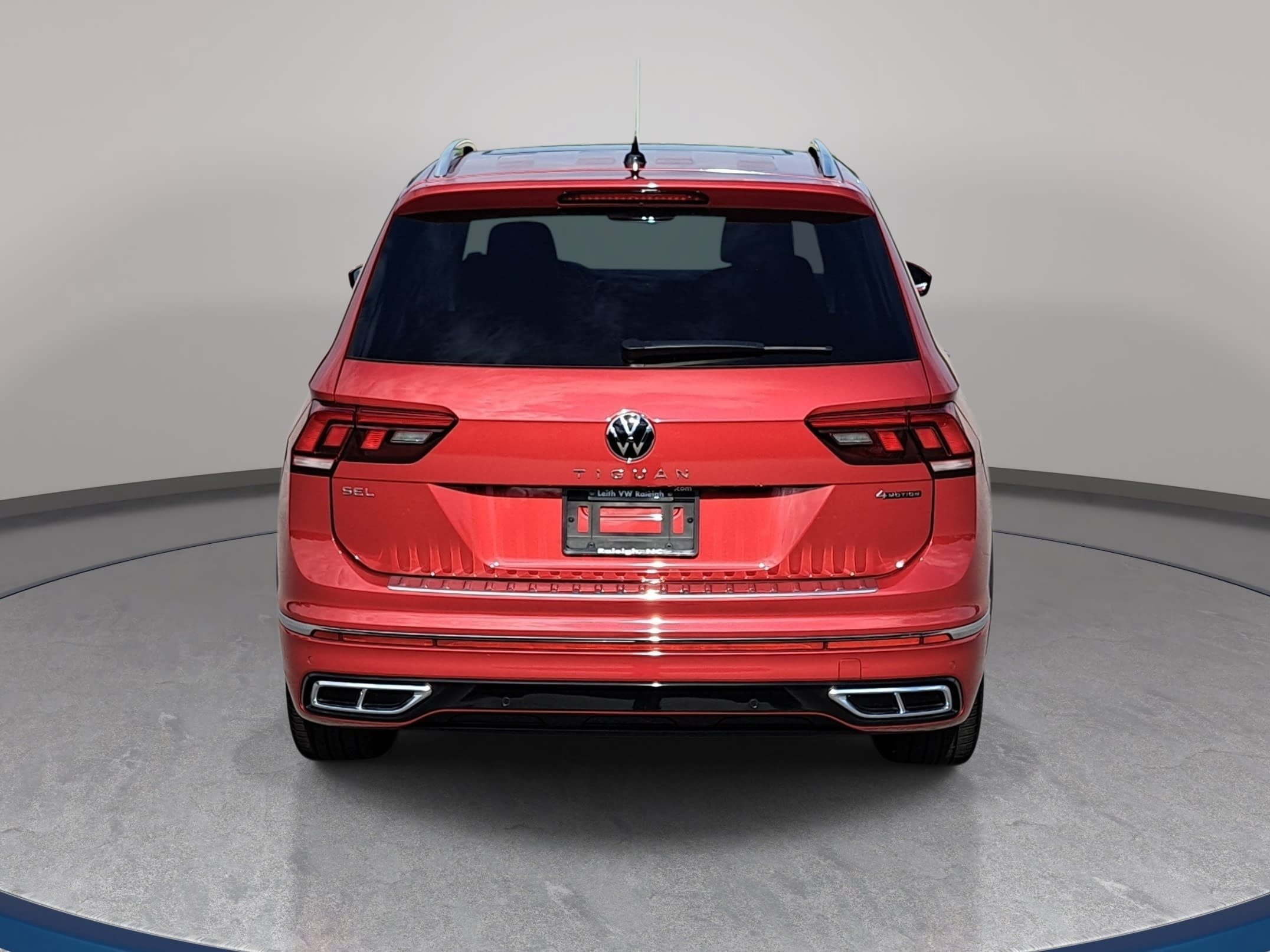 Certified 2024 Volkswagen Tiguan SEL R-Line AWD/4WD image 6
