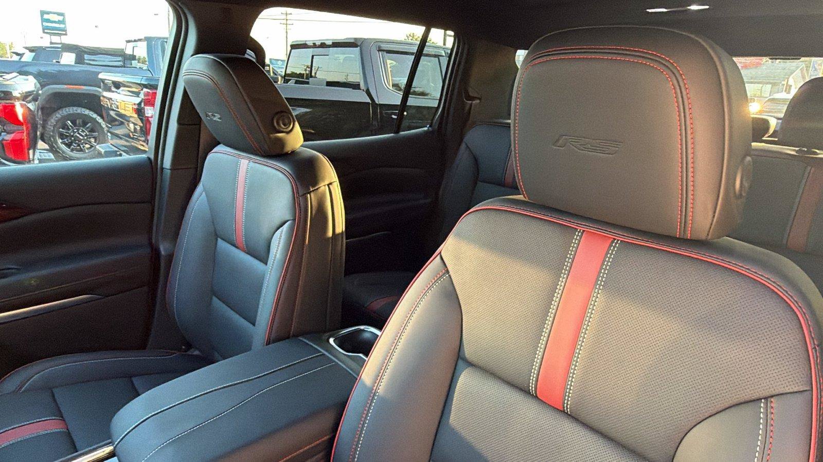 New 2027 Chevrolet Traverse RS w/ LPO, Floor Liner Package FWD image 16