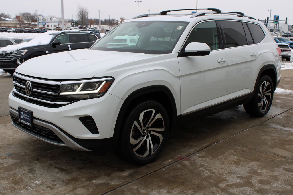 Certified 2021 Volkswagen Atlas SEL Premium image 3