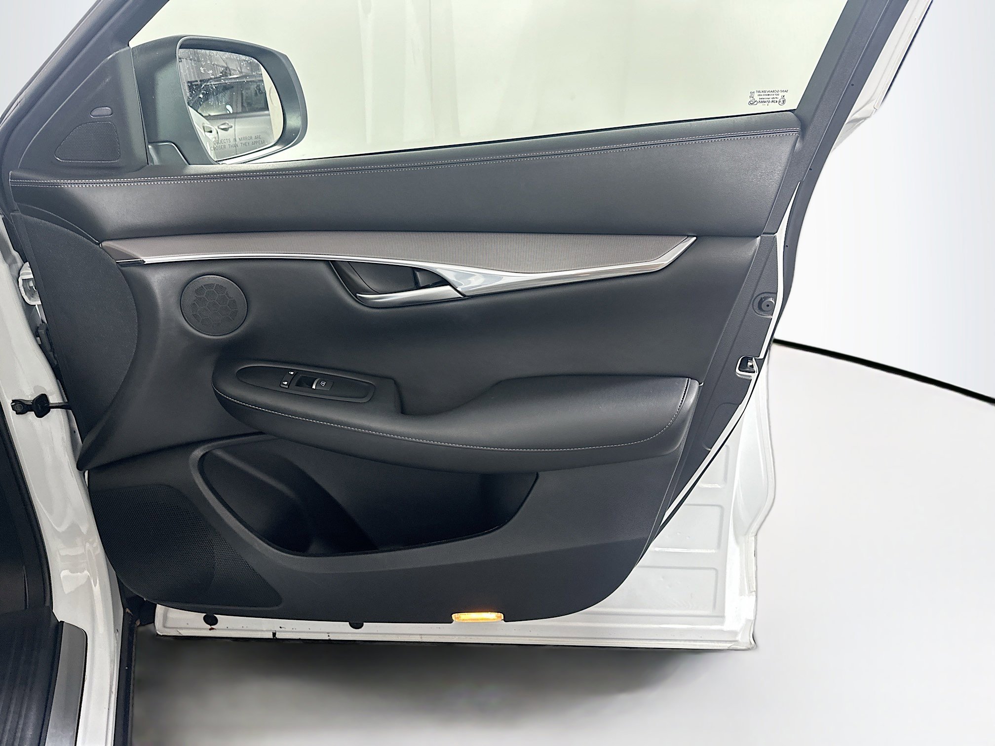 Used 2023 INFINITI QX50 Luxe image 31