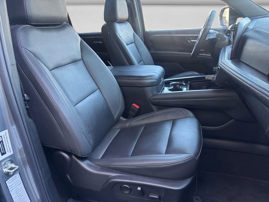 Used 2025 Chevrolet Tahoe Z71 AWD/4WD image 15