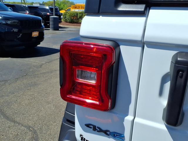 Used 2024 Jeep Wrangler Unlimited AWD/4WD image 13