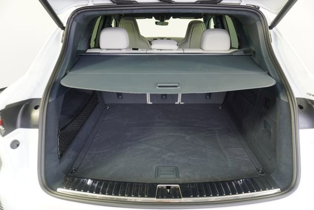 Used 2022 Porsche Cayenne Turbo image 12