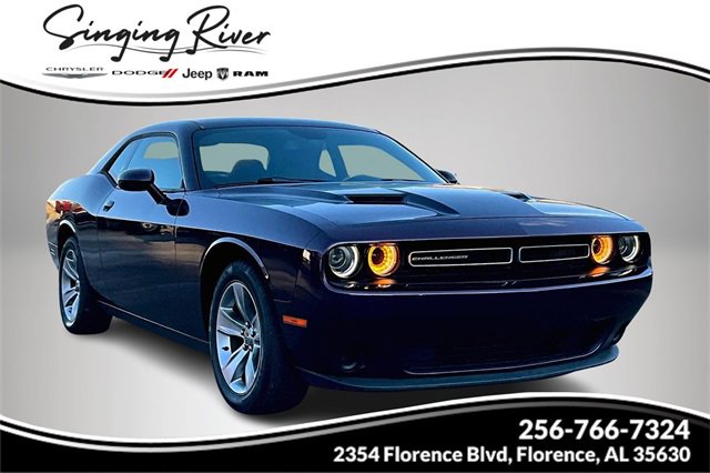 Used 2020 Dodge Challenger SXT image 1