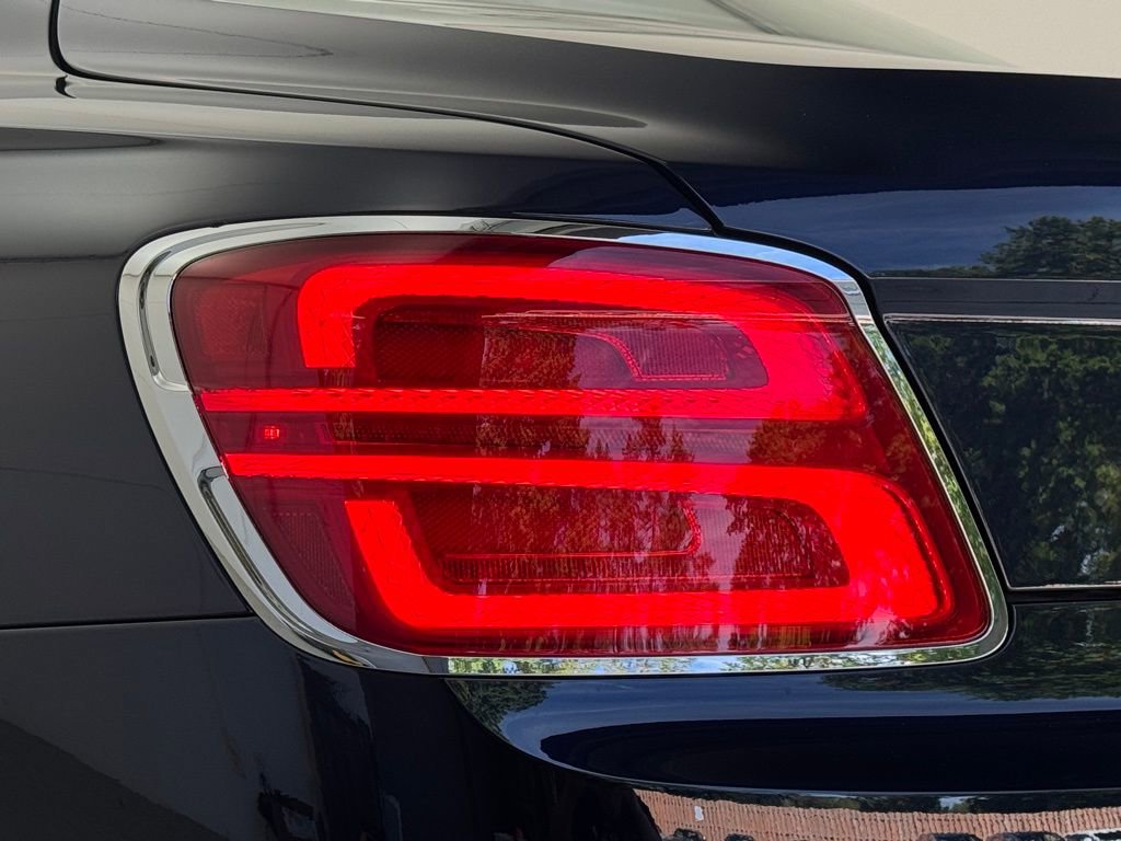 New 2026 Bentley Flying Spur Azure image 33