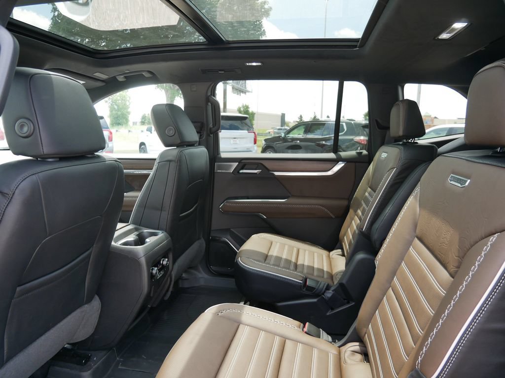 New 2026 GMC Acadia Denali Ultimate w/ LPO, Floor Liner Package AWD/4WD image 7