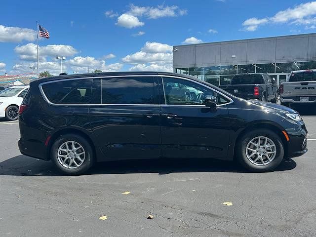 New 2026 Chrysler Pacifica Select FWD image 11