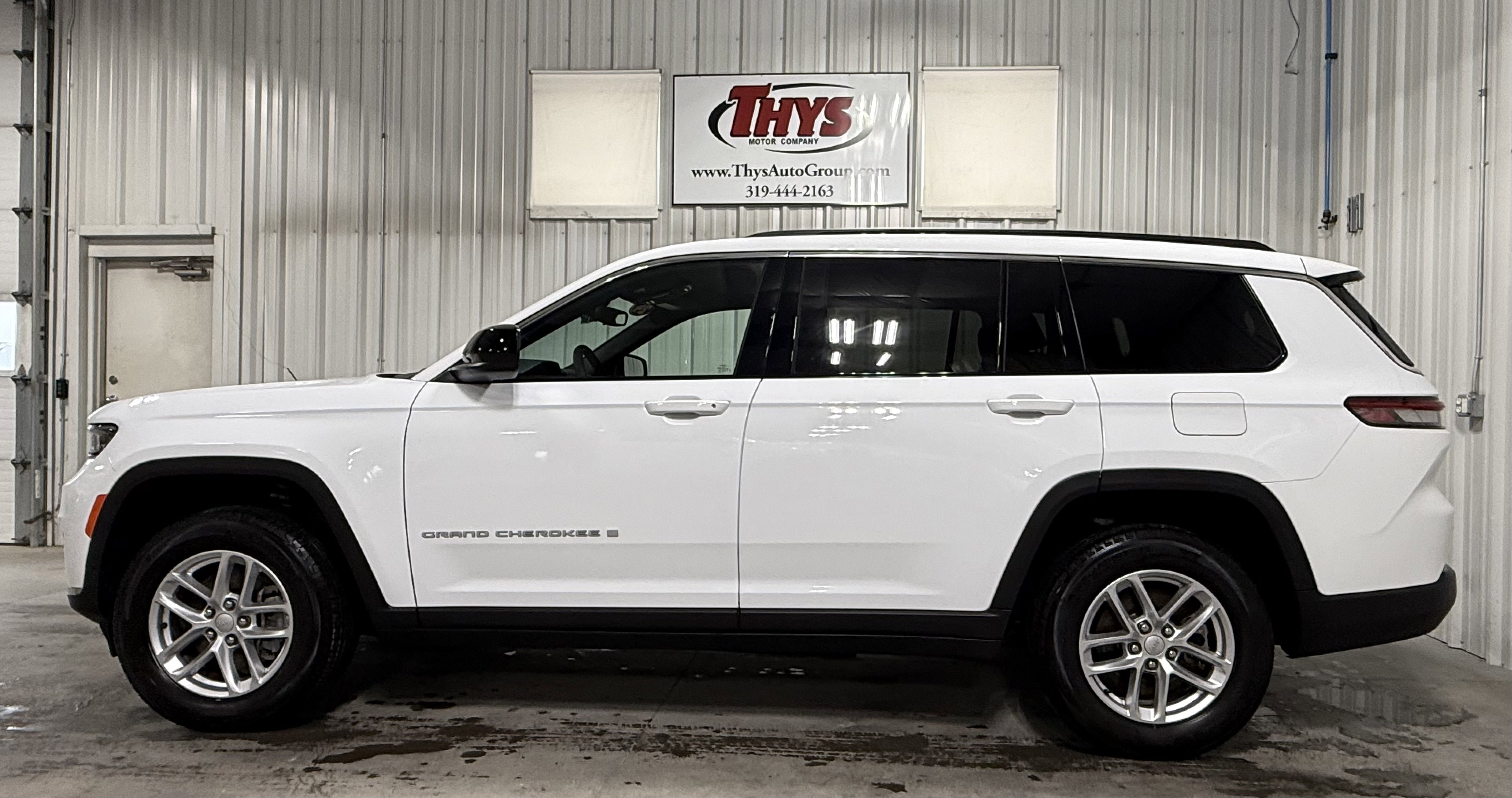 Used 2024 Jeep Grand Cherokee L Laredo w/ Luxury Tech Group I image 18