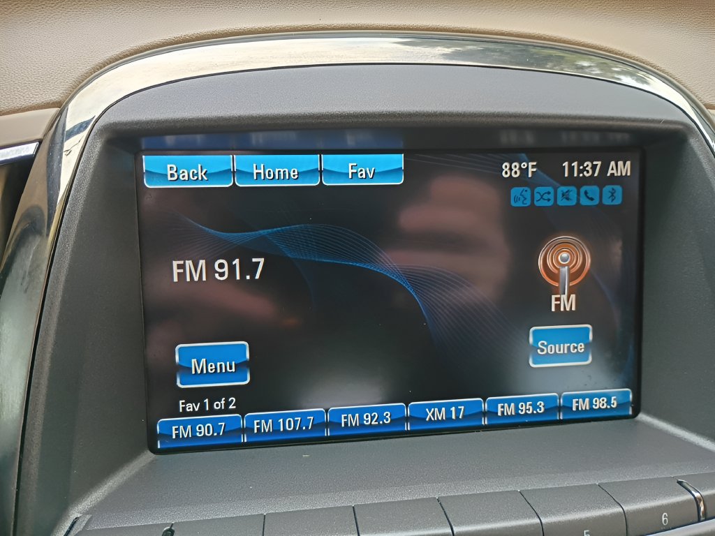 Used 2013 Buick LaCrosse Premium w/ Entertainment Package FWD image 19