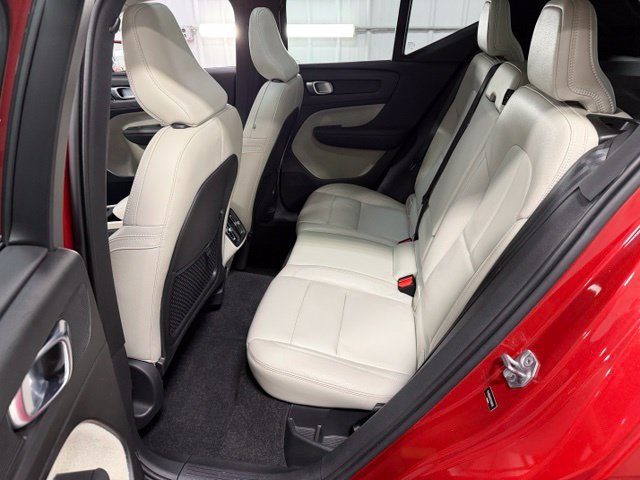 Used 2019 Volvo XC40 T5 Momentum AWD/4WD image 8
