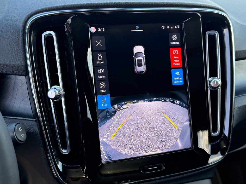 Certified 2023 Volvo XC40 Recharge Plus AWD/4WD image 30