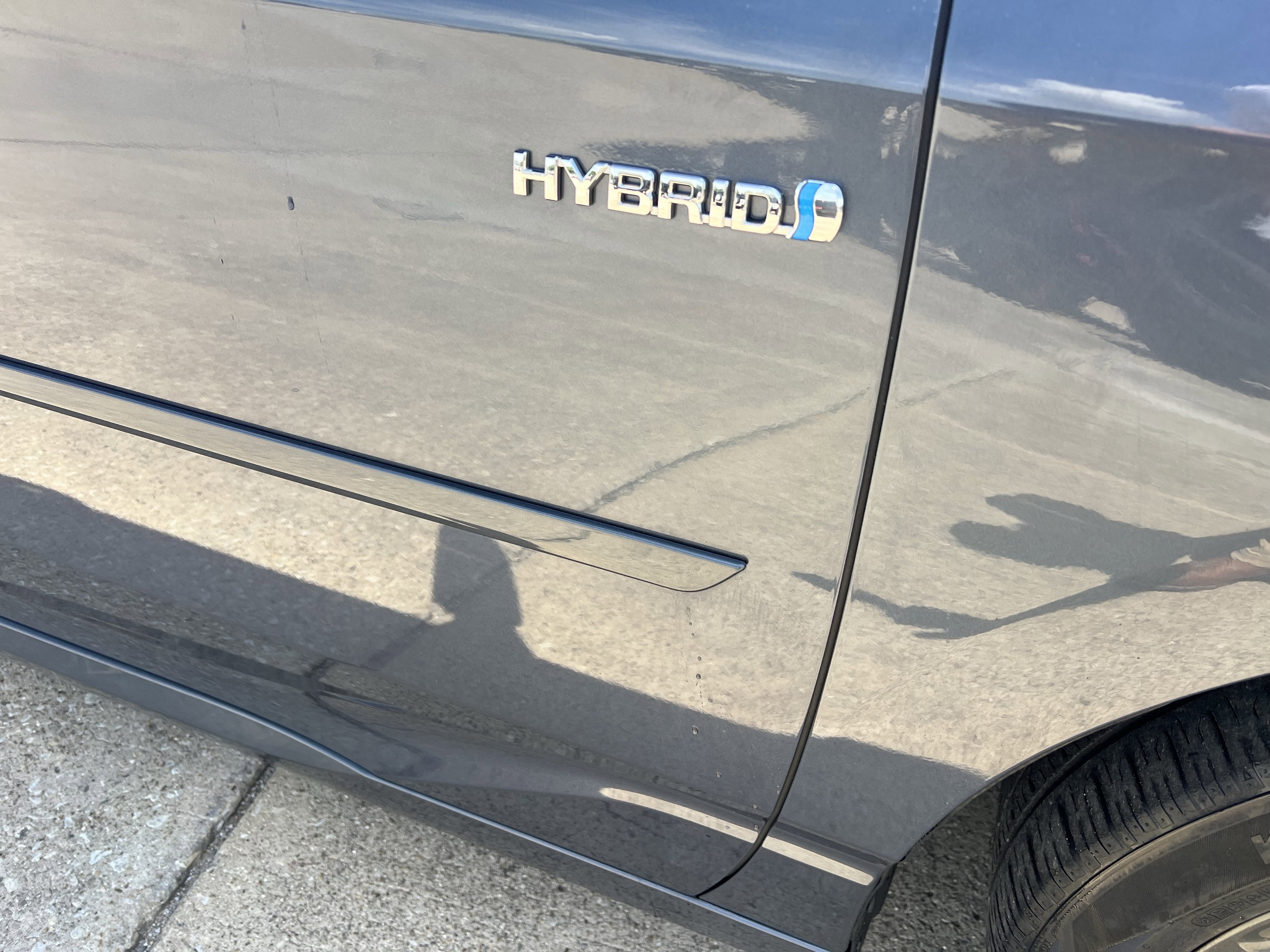 Used 2020 Toyota Avalon XSE w/ All Weather Liner Package FWD image 3