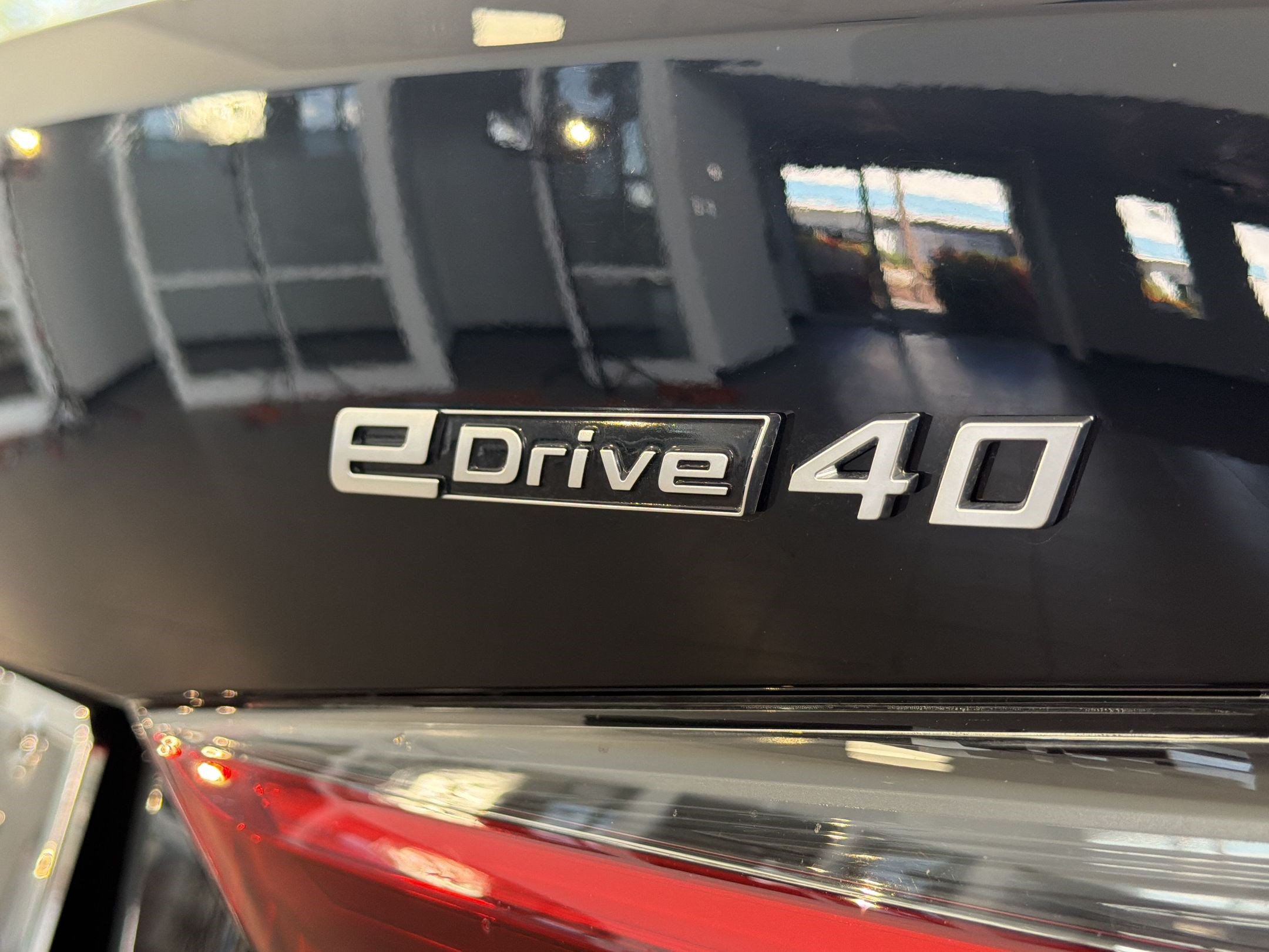 Used 2025 BMW i4 eDrive40 w/ Premium Package RWD image 38